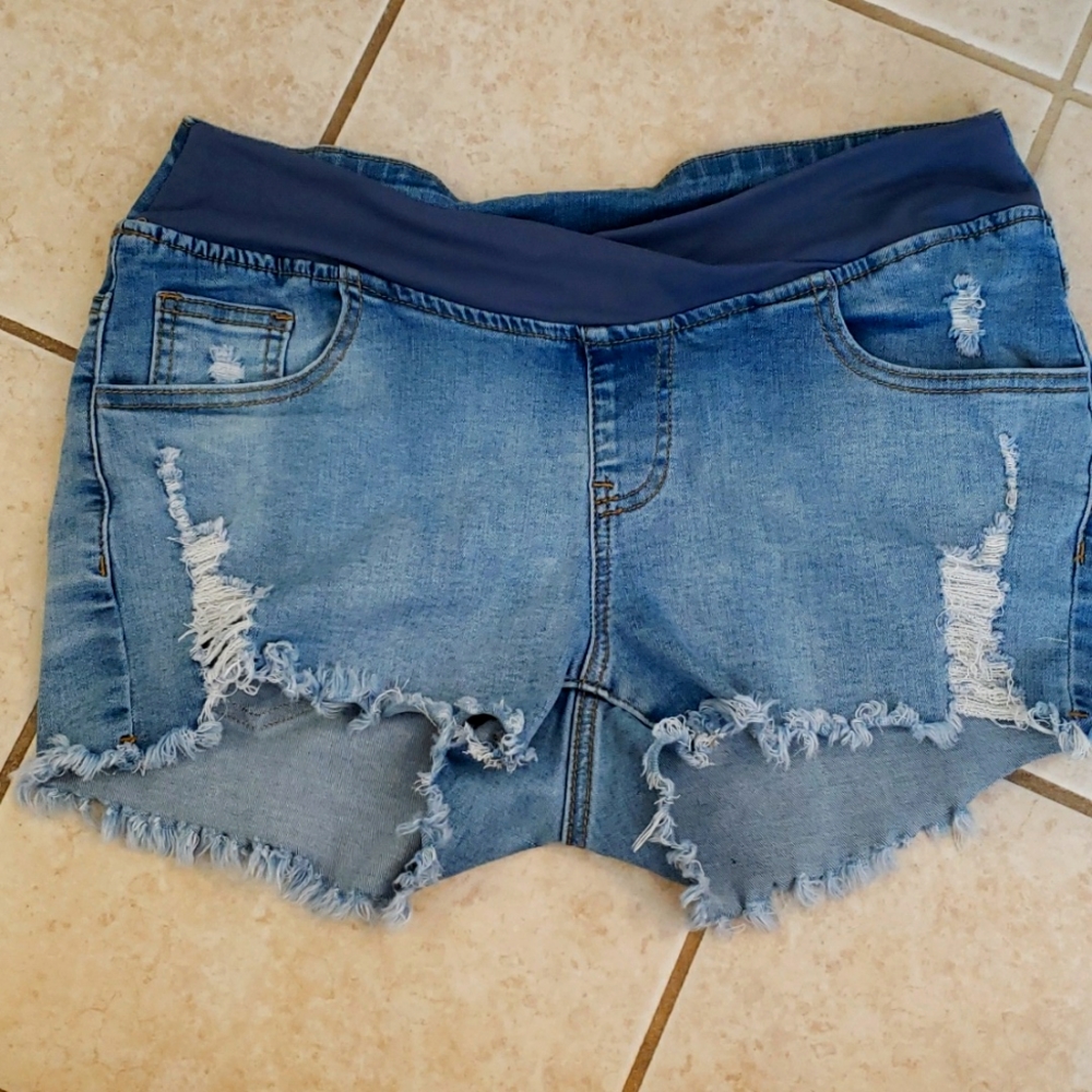 Distressed Maternity shorts